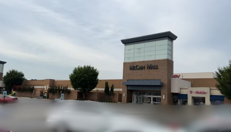 mccain mall christmas hours